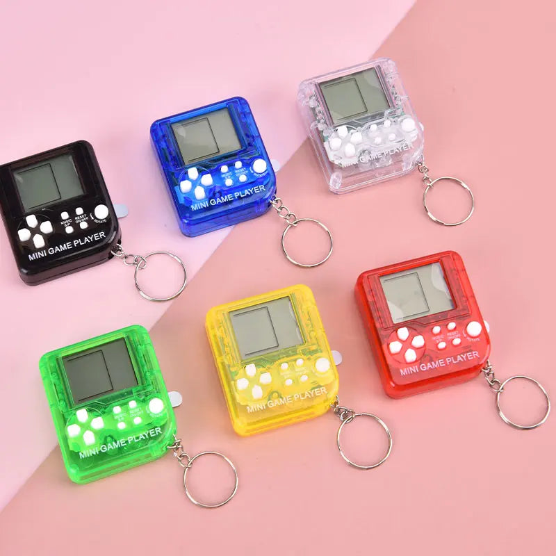 Mini Console Portátil Retrô com 26 Jogos – Chaveiro Game Clássico de Bolso